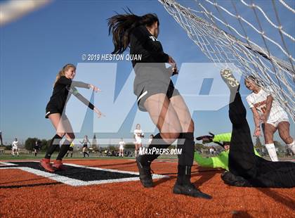 Thumbnail 1 in Villa Park vs. Esperanza (CIF-SS D1 Playoffs) photogallery.