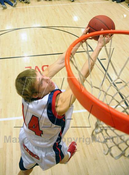 Thumbnail 1 in Slam Dunk Contest (MaxPreps Holiday Classic) photogallery.