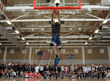 Thumbnail 3 in Slam Dunk Contest (MaxPreps Holiday Classic) photogallery.