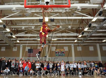 Thumbnail 3 in Slam Dunk Contest (MaxPreps Holiday Classic) photogallery.