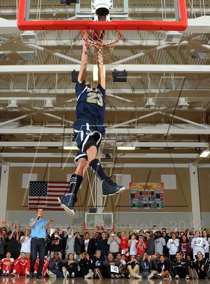 Thumbnail 2 in Slam Dunk Contest (MaxPreps Holiday Classic) photogallery.