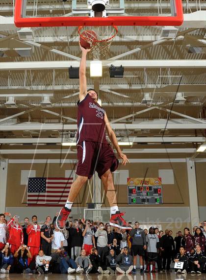 Thumbnail 2 in Slam Dunk Contest (MaxPreps Holiday Classic) photogallery.
