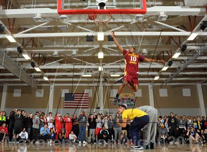 Thumbnail 2 in Slam Dunk Contest (MaxPreps Holiday Classic) photogallery.