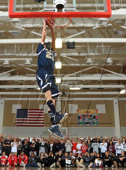 Thumbnail 1 in Slam Dunk Contest (MaxPreps Holiday Classic) photogallery.