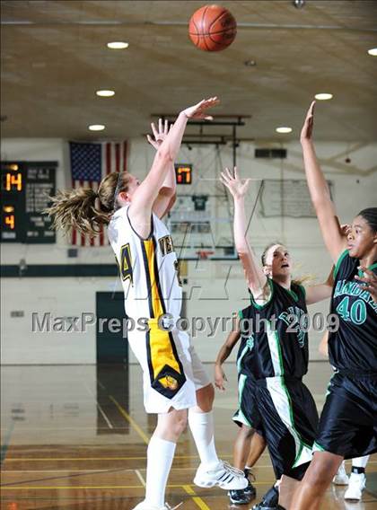 Thumbnail 2 in Ventura vs. Palmdale photogallery.