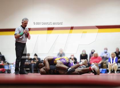 Thumbnail 2 in Jack Britt vs Lumberton (Douglas Byrd High School) photogallery.