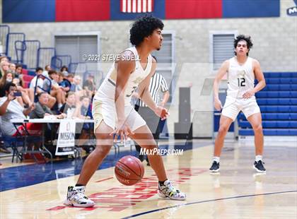 Thumbnail 1 in Mater Dei Catholic vs. La Costa Canyon (CIF San Diego Section D1 Semifinal) photogallery.