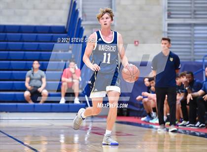 Thumbnail 3 in Mater Dei Catholic vs. La Costa Canyon (CIF San Diego Section D1 Semifinal) photogallery.