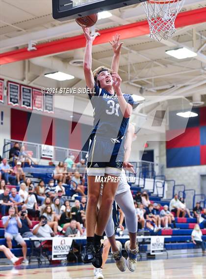 Thumbnail 1 in Mater Dei Catholic vs. La Costa Canyon (CIF San Diego Section D1 Semifinal) photogallery.