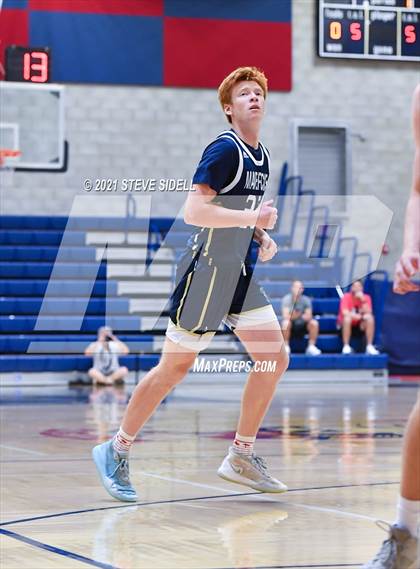 Thumbnail 3 in Mater Dei Catholic vs. La Costa Canyon (CIF San Diego Section D1 Semifinal) photogallery.