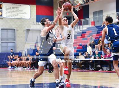 Thumbnail 3 in Mater Dei Catholic vs. La Costa Canyon (CIF San Diego Section D1 Semifinal) photogallery.