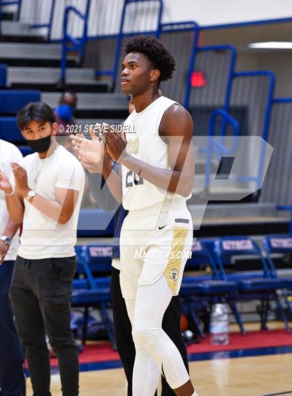 Thumbnail 3 in Mater Dei Catholic vs. La Costa Canyon (CIF San Diego Section D1 Semifinal) photogallery.
