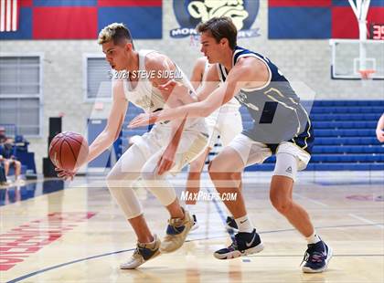 Thumbnail 2 in Mater Dei Catholic vs. La Costa Canyon (CIF San Diego Section D1 Semifinal) photogallery.