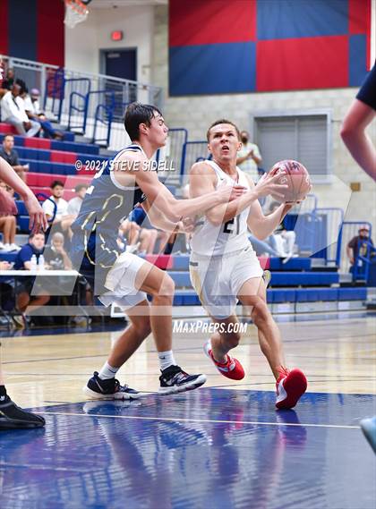 Thumbnail 3 in Mater Dei Catholic vs. La Costa Canyon (CIF San Diego Section D1 Semifinal) photogallery.