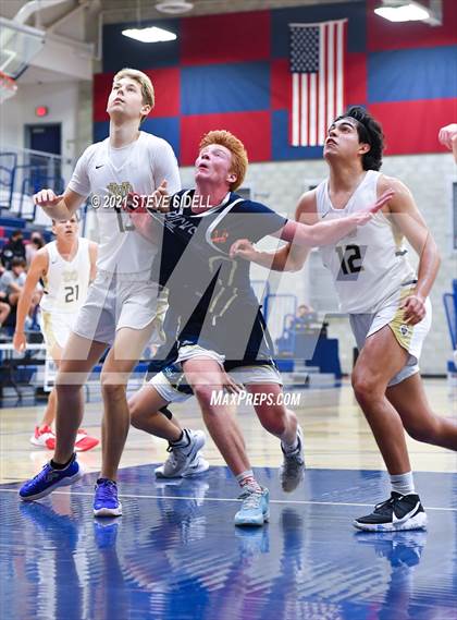 Thumbnail 3 in Mater Dei Catholic vs. La Costa Canyon (CIF San Diego Section D1 Semifinal) photogallery.
