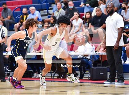 Thumbnail 2 in Mater Dei Catholic vs. La Costa Canyon (CIF San Diego Section D1 Semifinal) photogallery.