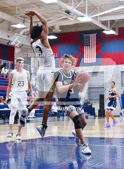 Thumbnail 1 in Mater Dei Catholic vs. La Costa Canyon (CIF San Diego Section D1 Semifinal) photogallery.