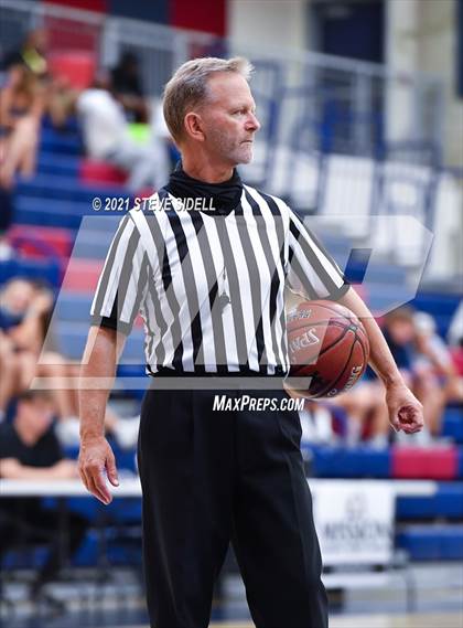 Thumbnail 1 in Mater Dei Catholic vs. La Costa Canyon (CIF San Diego Section D1 Semifinal) photogallery.