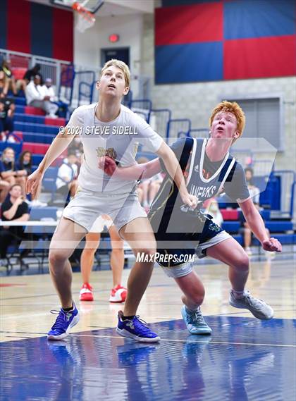 Thumbnail 1 in Mater Dei Catholic vs. La Costa Canyon (CIF San Diego Section D1 Semifinal) photogallery.