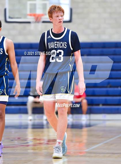 Thumbnail 1 in Mater Dei Catholic vs. La Costa Canyon (CIF San Diego Section D1 Semifinal) photogallery.