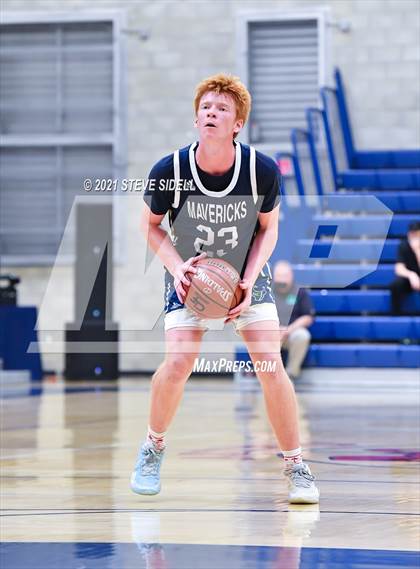 Thumbnail 2 in Mater Dei Catholic vs. La Costa Canyon (CIF San Diego Section D1 Semifinal) photogallery.