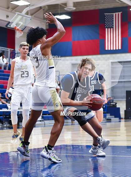 Thumbnail 3 in Mater Dei Catholic vs. La Costa Canyon (CIF San Diego Section D1 Semifinal) photogallery.