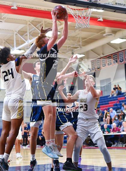 Thumbnail 2 in Mater Dei Catholic vs. La Costa Canyon (CIF San Diego Section D1 Semifinal) photogallery.