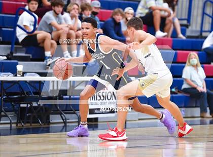 Thumbnail 2 in Mater Dei Catholic vs. La Costa Canyon (CIF San Diego Section D1 Semifinal) photogallery.
