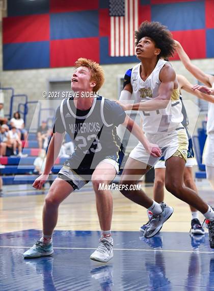 Thumbnail 3 in Mater Dei Catholic vs. La Costa Canyon (CIF San Diego Section D1 Semifinal) photogallery.