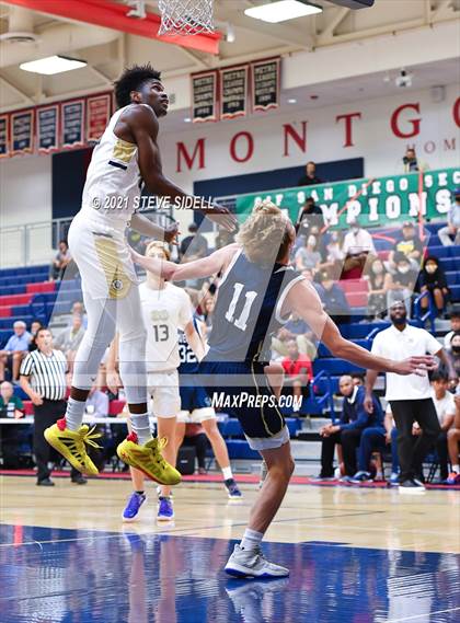 Thumbnail 1 in Mater Dei Catholic vs. La Costa Canyon (CIF San Diego Section D1 Semifinal) photogallery.
