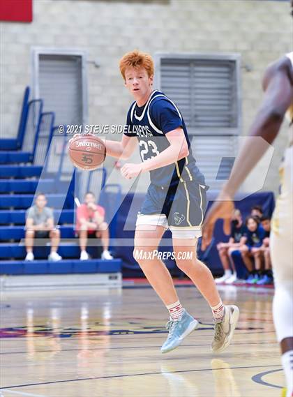 Thumbnail 2 in Mater Dei Catholic vs. La Costa Canyon (CIF San Diego Section D1 Semifinal) photogallery.
