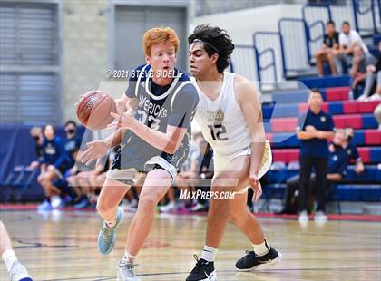 Thumbnail 2 in Mater Dei Catholic vs. La Costa Canyon (CIF San Diego Section D1 Semifinal) photogallery.