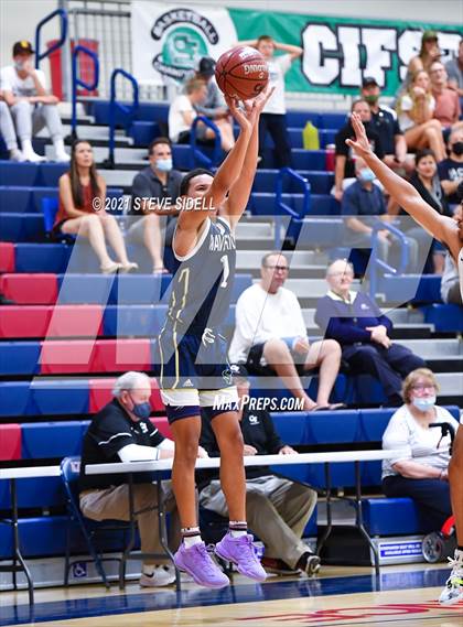Thumbnail 3 in Mater Dei Catholic vs. La Costa Canyon (CIF San Diego Section D1 Semifinal) photogallery.