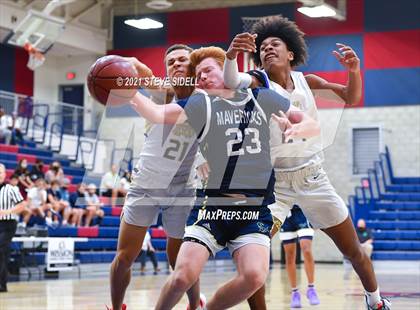 Thumbnail 2 in Mater Dei Catholic vs. La Costa Canyon (CIF San Diego Section D1 Semifinal) photogallery.