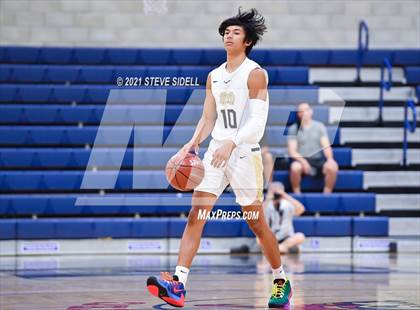 Thumbnail 3 in Mater Dei Catholic vs. La Costa Canyon (CIF San Diego Section D1 Semifinal) photogallery.