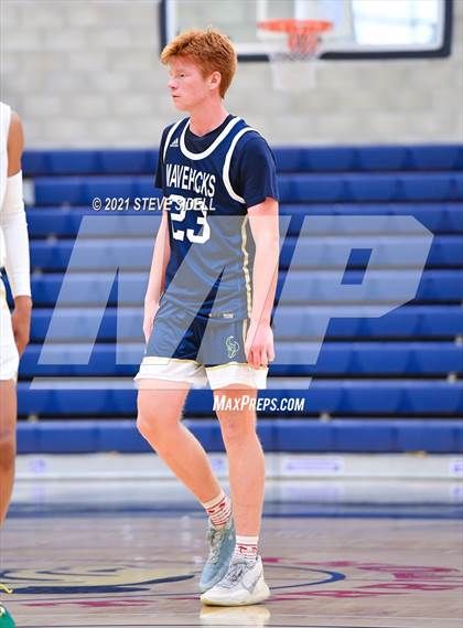 Thumbnail 1 in Mater Dei Catholic vs. La Costa Canyon (CIF San Diego Section D1 Semifinal) photogallery.