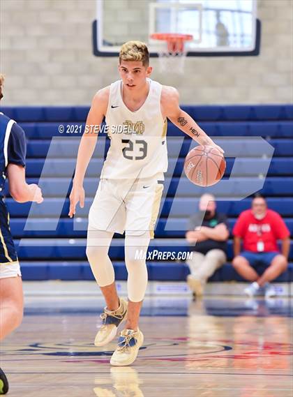 Thumbnail 1 in Mater Dei Catholic vs. La Costa Canyon (CIF San Diego Section D1 Semifinal) photogallery.
