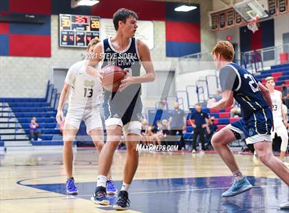 Thumbnail 2 in Mater Dei Catholic vs. La Costa Canyon (CIF San Diego Section D1 Semifinal) photogallery.