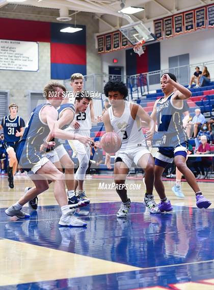 Thumbnail 3 in Mater Dei Catholic vs. La Costa Canyon (CIF San Diego Section D1 Semifinal) photogallery.
