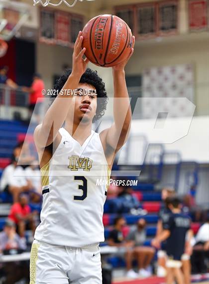 Thumbnail 3 in Mater Dei Catholic vs. La Costa Canyon (CIF San Diego Section D1 Semifinal) photogallery.