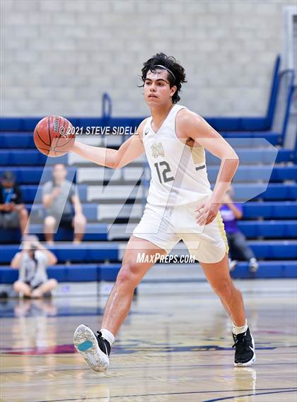 Thumbnail 2 in Mater Dei Catholic vs. La Costa Canyon (CIF San Diego Section D1 Semifinal) photogallery.