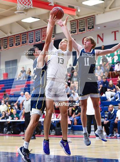 Thumbnail 3 in Mater Dei Catholic vs. La Costa Canyon (CIF San Diego Section D1 Semifinal) photogallery.