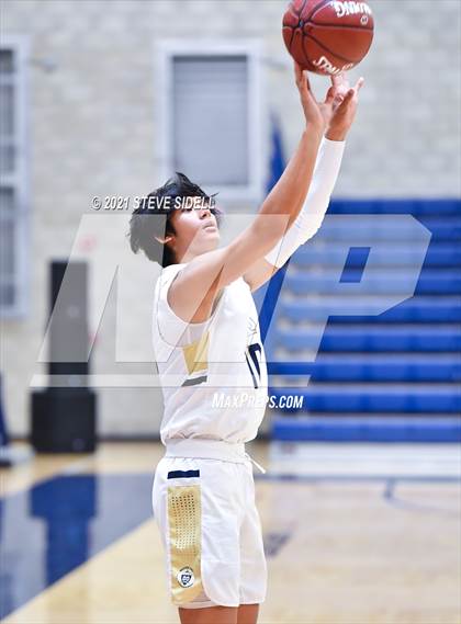 Thumbnail 1 in Mater Dei Catholic vs. La Costa Canyon (CIF San Diego Section D1 Semifinal) photogallery.