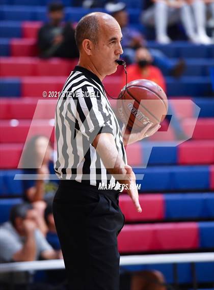 Thumbnail 3 in Mater Dei Catholic vs. La Costa Canyon (CIF San Diego Section D1 Semifinal) photogallery.