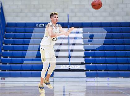 Thumbnail 3 in Mater Dei Catholic vs. La Costa Canyon (CIF San Diego Section D1 Semifinal) photogallery.