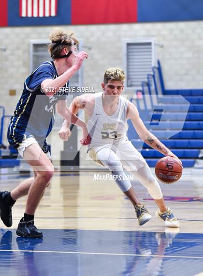 Thumbnail 3 in Mater Dei Catholic vs. La Costa Canyon (CIF San Diego Section D1 Semifinal) photogallery.