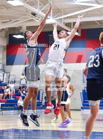 Thumbnail 3 in Mater Dei Catholic vs. La Costa Canyon (CIF San Diego Section D1 Semifinal) photogallery.