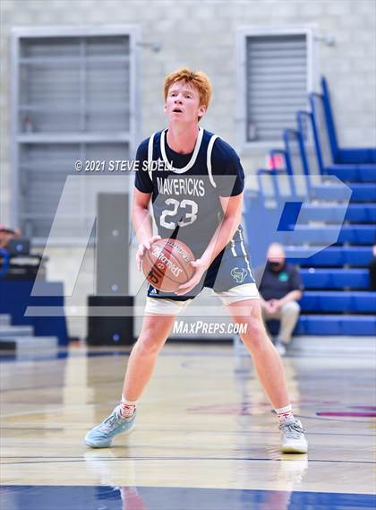 Thumbnail 1 in Mater Dei Catholic vs. La Costa Canyon (CIF San Diego Section D1 Semifinal) photogallery.