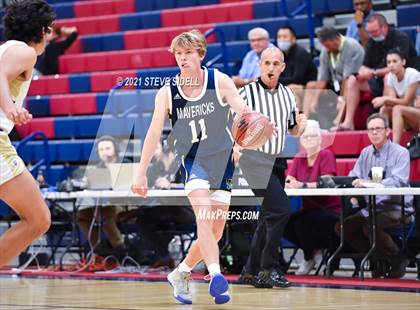 Thumbnail 1 in Mater Dei Catholic vs. La Costa Canyon (CIF San Diego Section D1 Semifinal) photogallery.