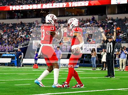 Thumbnail 1 in Benjamin @ Oglesby (UIL 1A D2 Football Final) photogallery.